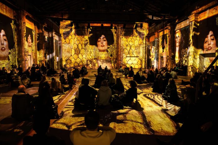 Immersive Gustav Klimt Fake Factory